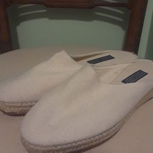 NWOT Land's End Linen Shoes